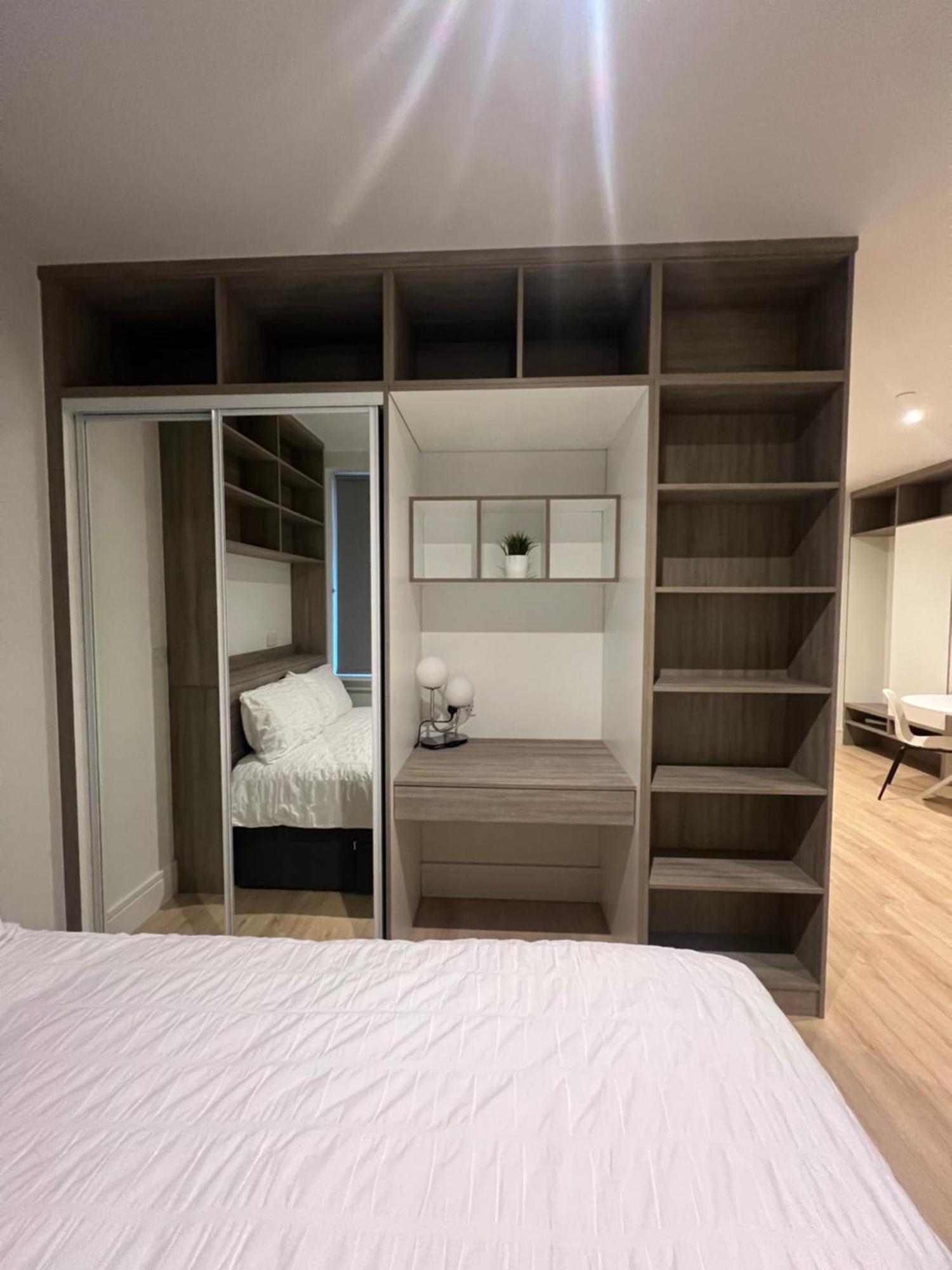 London Heathrow Airport Voyager House Terminal 12345 - Ev Electric And Parking Available! *