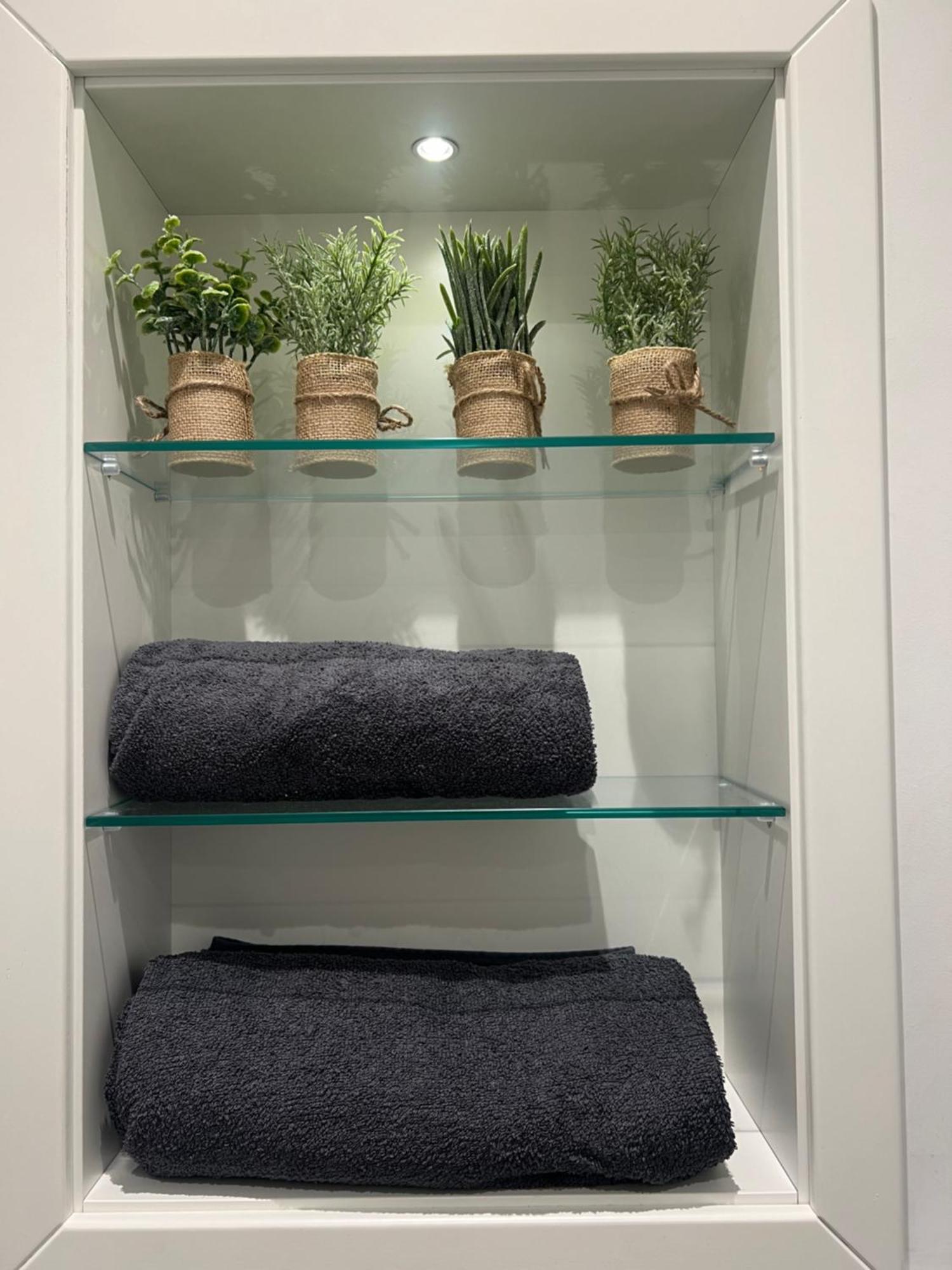 London Heathrow Airport Voyager House Terminal 12345 - Ev Electric And Parking Available! Apartment